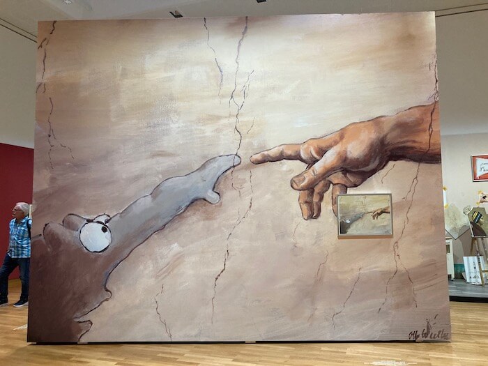 Otto Waalkes Version von Michelangelos Schöpfung des Adam im Buchheim-Museum. Foto: Ulrike Ziegler